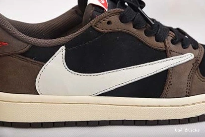 TRAVIS 7531 JORDAN LOW 1 262 AIR MOCHA SCOTT DARK CQ4277- AllSeason 0618